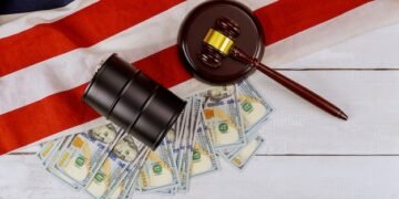 US Credit Card Interest Rate Caps: A 2025 Legislative Battle Looms - Cover Image